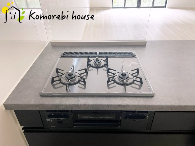 上尾市浅間台　12期　新築一戸建て　グレース　01のキッチン|コンパクトなキッチンで掃除もラクラク