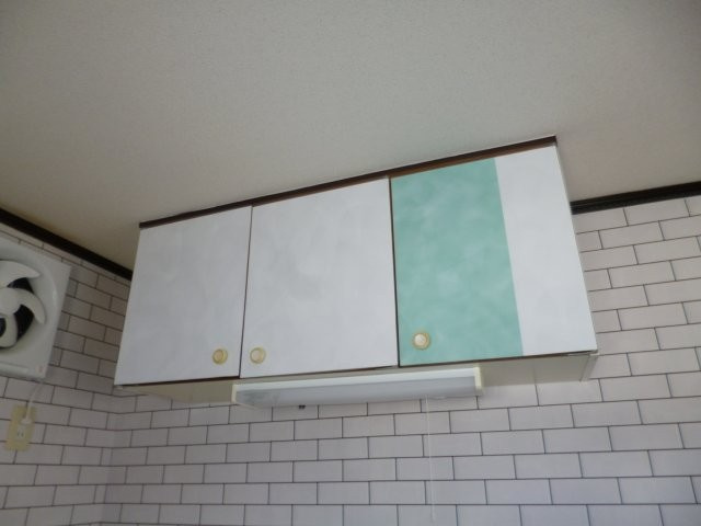 ぴりおど青江のキッチン|キッチン上収納