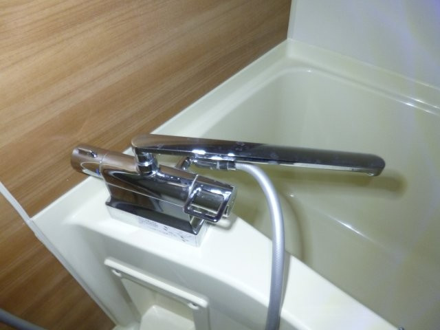 ぴりおど青江の浴室|サーモスタッド付き水栓