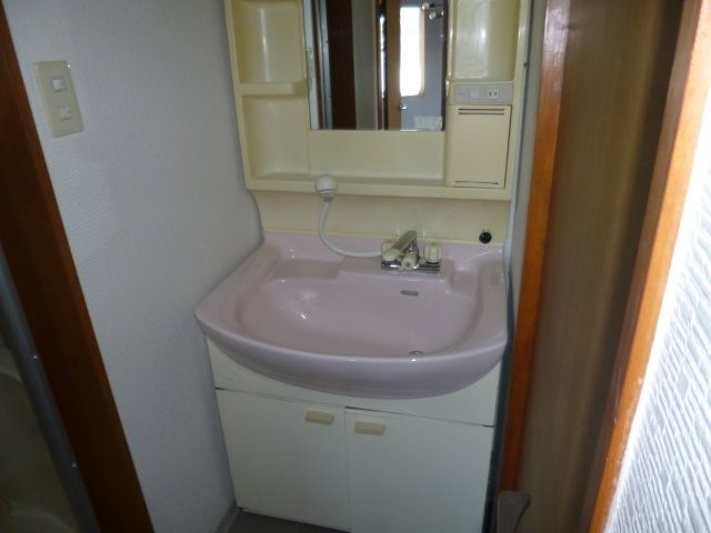 ぴりおど青江の独立洗面台|シャンプードレッサー