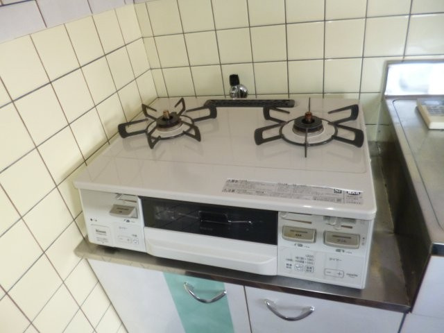 ぴりおど青江のキッチン|2口ガスコンロ（残置）