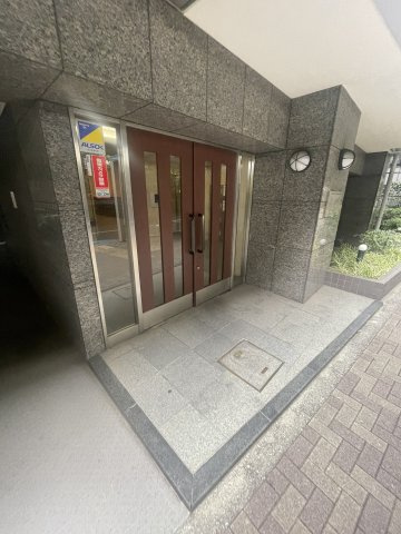 エクセリア高円寺のエントランス
