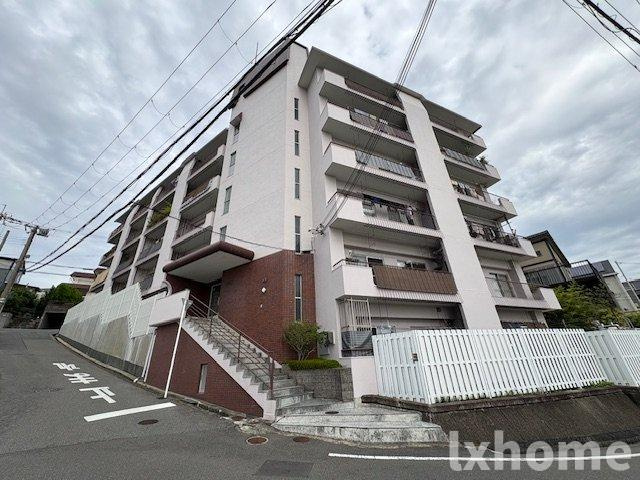 茨木春日丘ハイツの外観