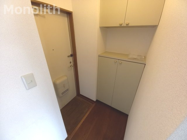 エステートピアイズミの玄関