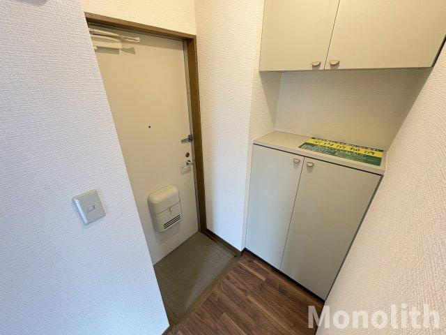 エステートピアイズミの玄関