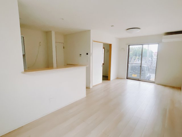 【中古戸建】前橋市川曲町の居間・リビング|■リビング｜毎日の家族とのご飯も大切に、充実できるようオシャレなダイニングキッチンをご用意しました♪より家族との絆も深まります＾＾