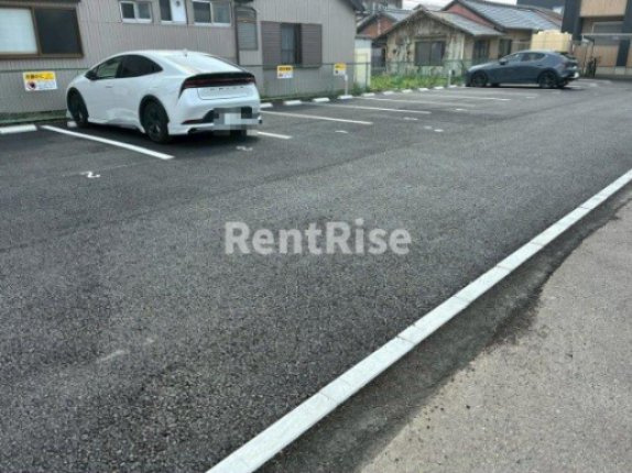 LA・LAの駐車場