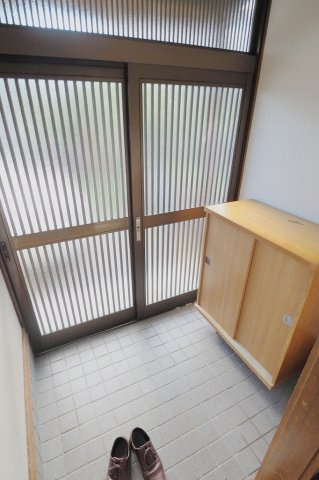 石橋借家の玄関