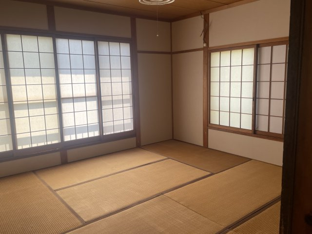 奈良市あやめ池北1丁目　中古戸建の和室|くつろぎの場として、客間として、様々なシーンで活躍する和室です