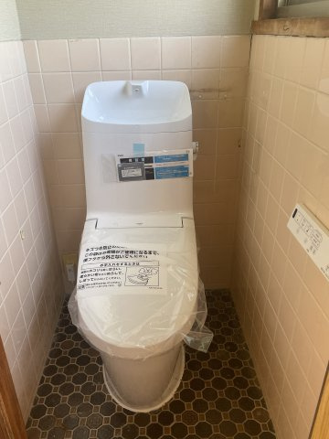 奈良市あやめ池北1丁目　中古戸建のトイレ|シンプルで使いやすいトイレです