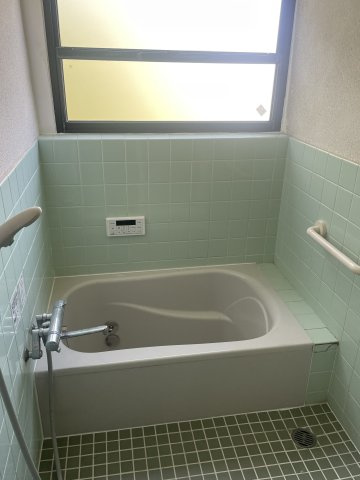 奈良市あやめ池北1丁目　中古戸建の浴室|日々の暮らしに欠かせないお風呂です