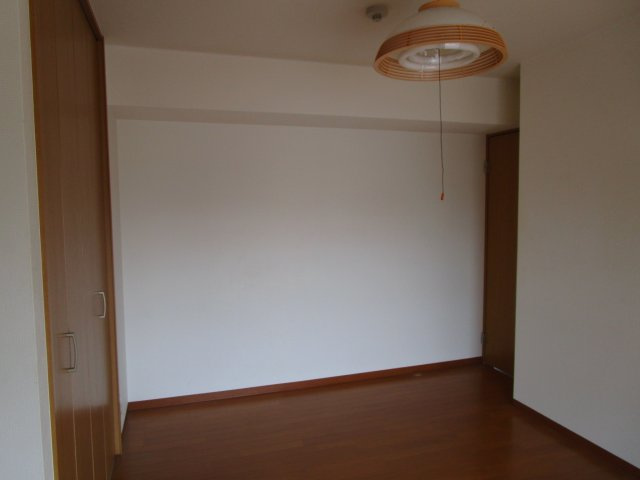 Sempre Vita 南甲子園の洋室|洋室２　6.7帖