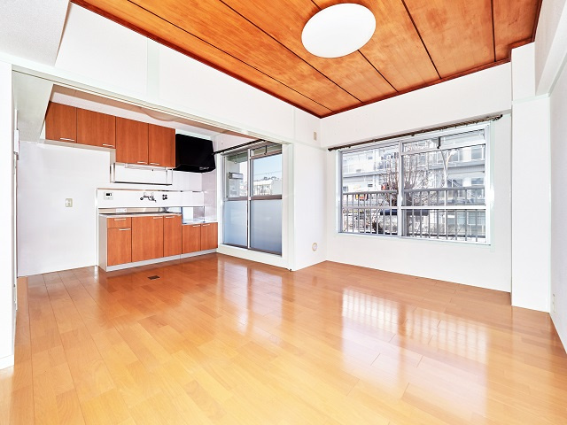 福田ハイツの居間・リビング|10.5帖LDK