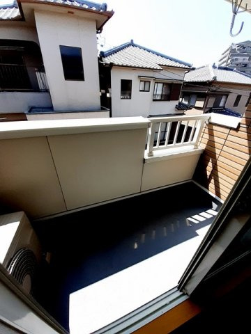 ガーデンヒルズ神戸西のバルコニー|お洗濯にも便利なバルコニー付き