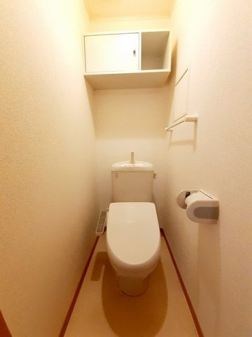 ガーデンヒルズ神戸西のトイレ|落ち着いた色調のトイレです