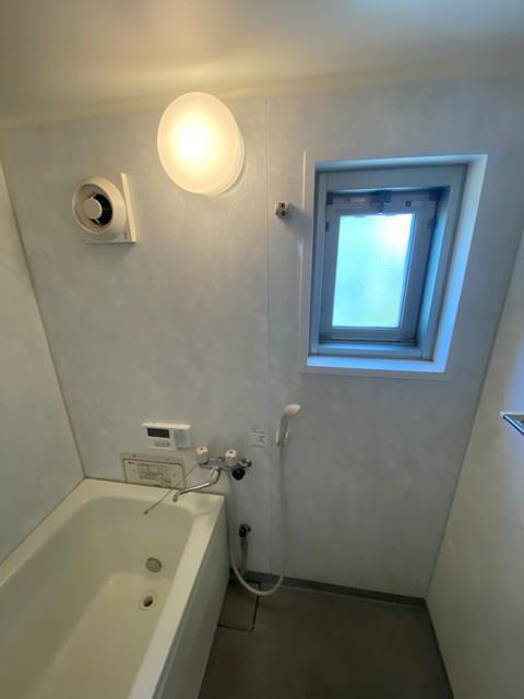 名谷六団地三一号棟の浴室|落ち着いた空間のお風呂です