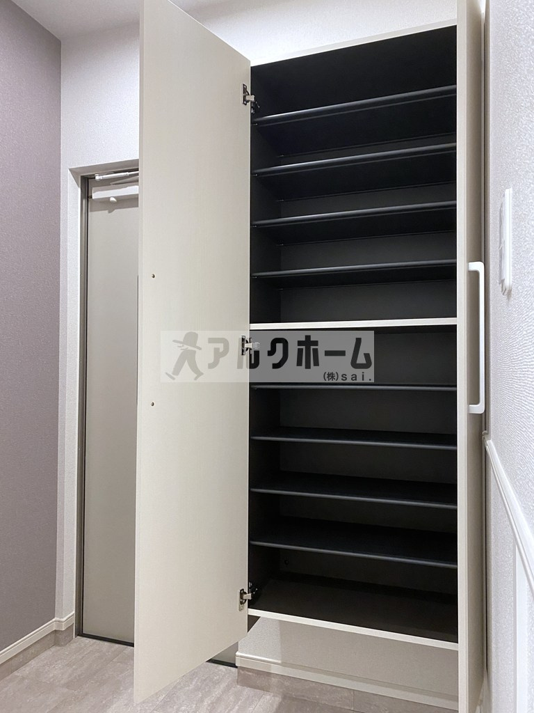 マヨール御舟町の玄関