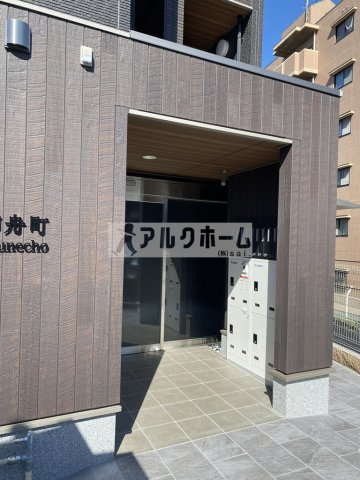 マヨール御舟町のエントランス