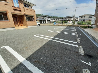 【駐車場】 | グランチャレットⅠ | 駐車場完備です