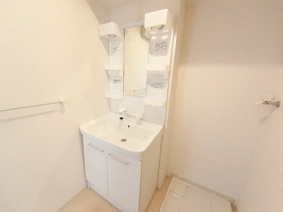 【洗面所】 | グランチャレットⅠ | 忙しい朝には欠かせない洗面所です