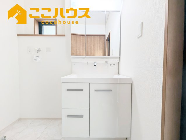 うるま市前原　いろどりアイタウン　新築戸建て　全4棟　2号棟の独立洗面台