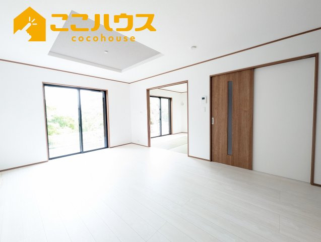 うるま市前原　いろどりアイタウン　新築戸建て　全4棟　2号棟の居間・リビング