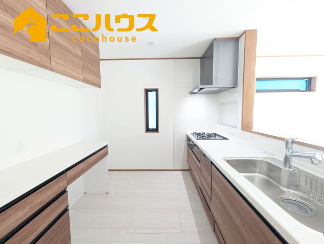 うるま市前原　いろどりアイタウン　新築戸建て　全4棟　2号棟のキッチン