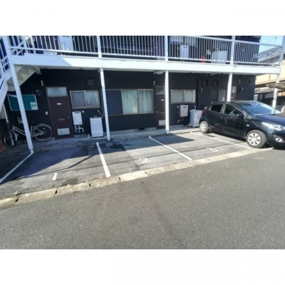 【駐車場】 | メゾン・ド・ヒロー | 駐車場に車を止められます