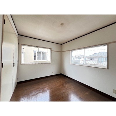 【居間・リビング】 | アレスト関口PART1 | こちらのリビングで趣味の時間をお楽しみください