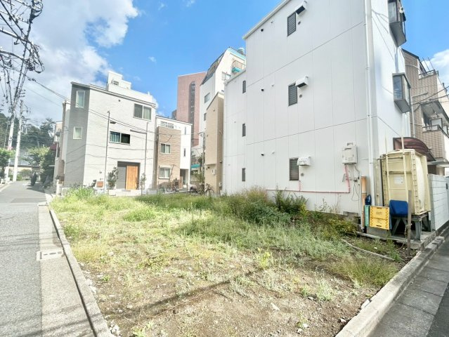 文京区関口1丁目　建築条件無し売地の外観|2025年10月17日撮影

ご見学希望・資料請求などお気軽にお問い合わせ下さい！
03-5990-5201