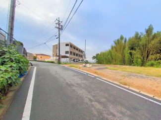 【前面道路含む現地写真】