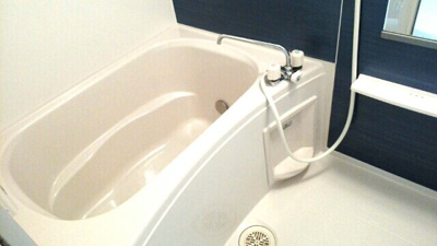 【浴室】 | ワン・パーパスピュアⅢ | 落ち着いた空間のお風呂です