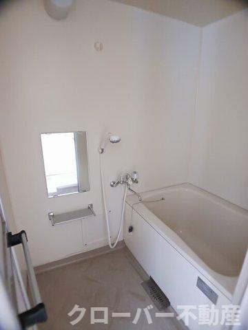 シュープ三条の浴室