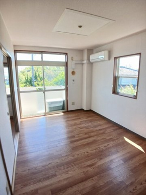 【居間・リビング】 | ビレッジ・レイクサイド