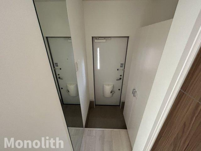 アベンシスの玄関