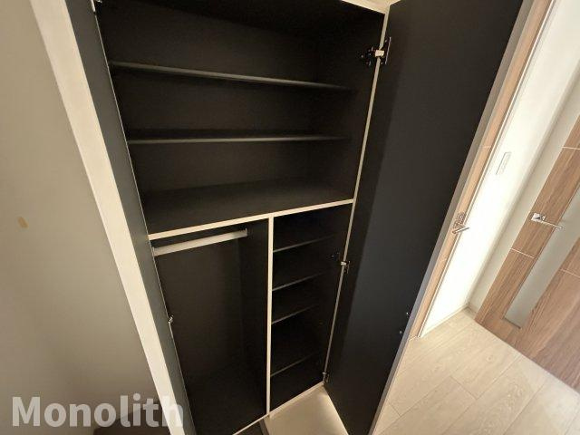 アベンシスの収納