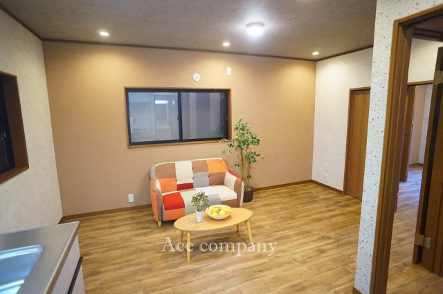 【居間・リビング】 | 八尾市刑部3丁目 | 【LDK：11.2帖】