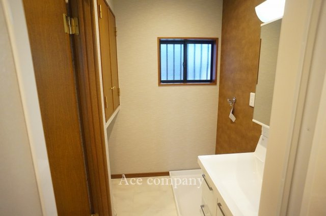 【ランドリースペース】 | 八尾市刑部3丁目 | 洗濯パンの背面に腰高収納（物入）あります♪