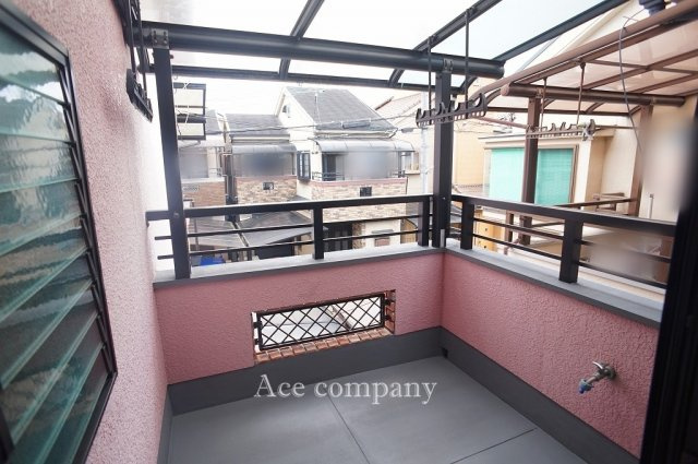 【バルコニー】 | 八尾市刑部3丁目 | 洋室に面したスクエア型のバルコニー☆南向き☆雨除けテラス屋根付きです☆