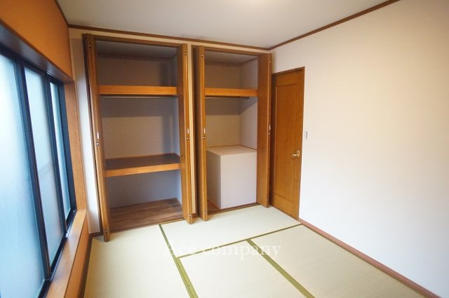 【寝室】 | 八尾市刑部3丁目 | 【2階：和室6帖】畳表替え済み☆収納完備です♪