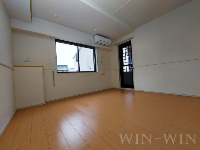 ヴィラ ブルーモント Ⅰの居間・リビング