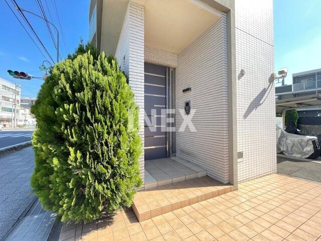 横浜市泉区中田南４丁目の賃貸マンションのエントランス