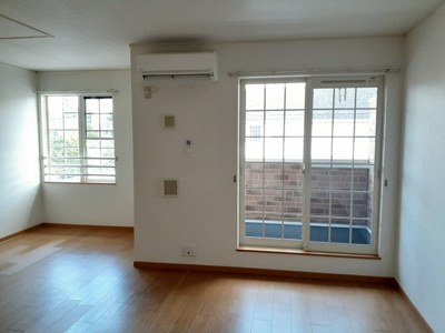 【居間・リビング】 | リブ・シンヴィレッジⅠ | ゆったり過ごせる居間です