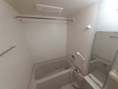 【浴室】 | リブ・シンヴィレッジⅠ | コンパクトで使いやすいお風呂です