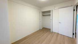 メイプルパーク・スクエア西2番街　5階の洋室