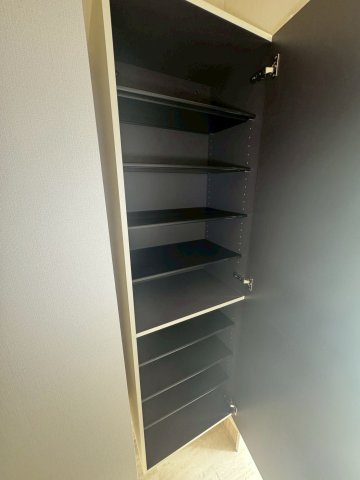 調布市富士見町４丁目のアパートの収納