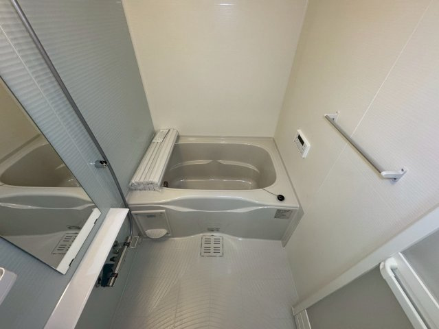 調布市富士見町４丁目のアパートの浴室