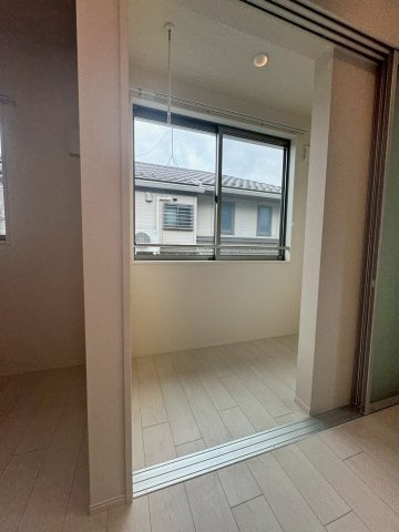 調布市富士見町４丁目のアパートのバルコニー