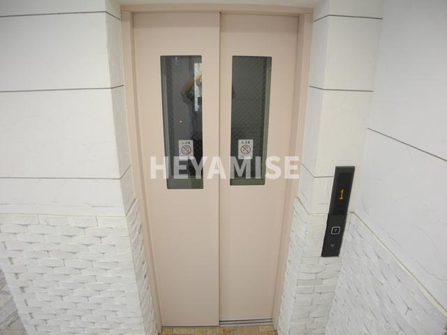 ALUCIA(アルシア)のエントランス