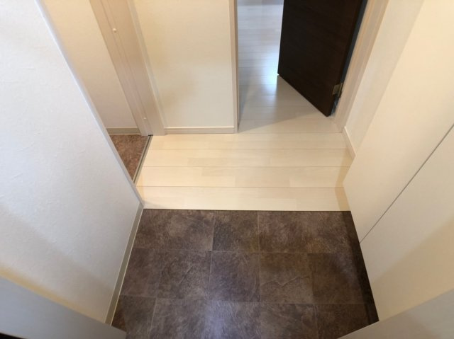 GRANDIR近江堂の玄関